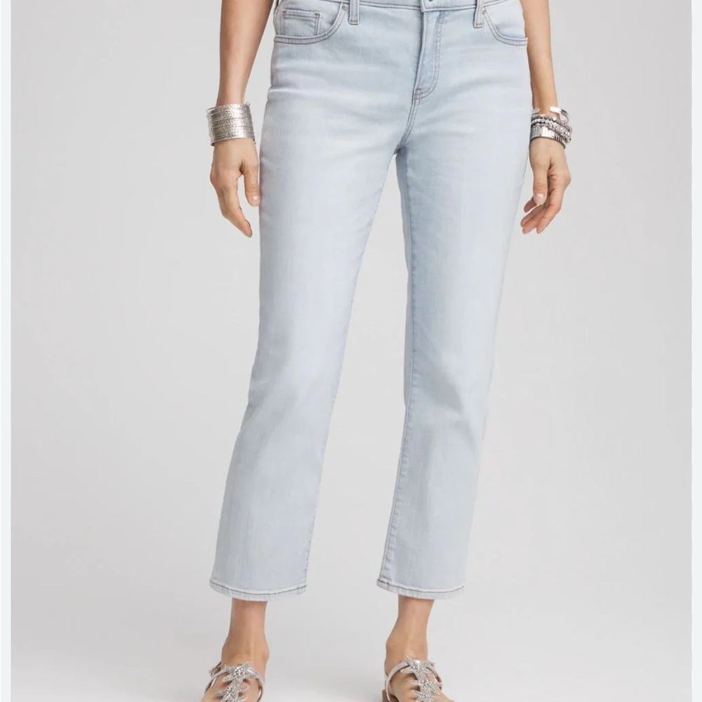 Chico's Preppy Light Wash Stretchy Ankle Slimming Jeans size 6